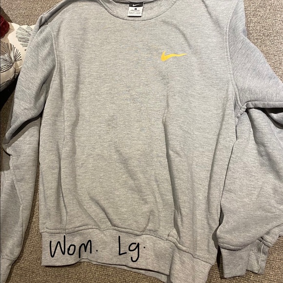 Women’s Nike Crew Neck - Picture 1 of 1